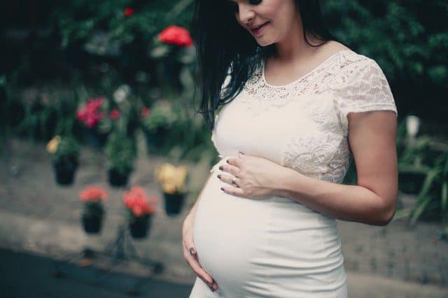 woman with a second pregnancy